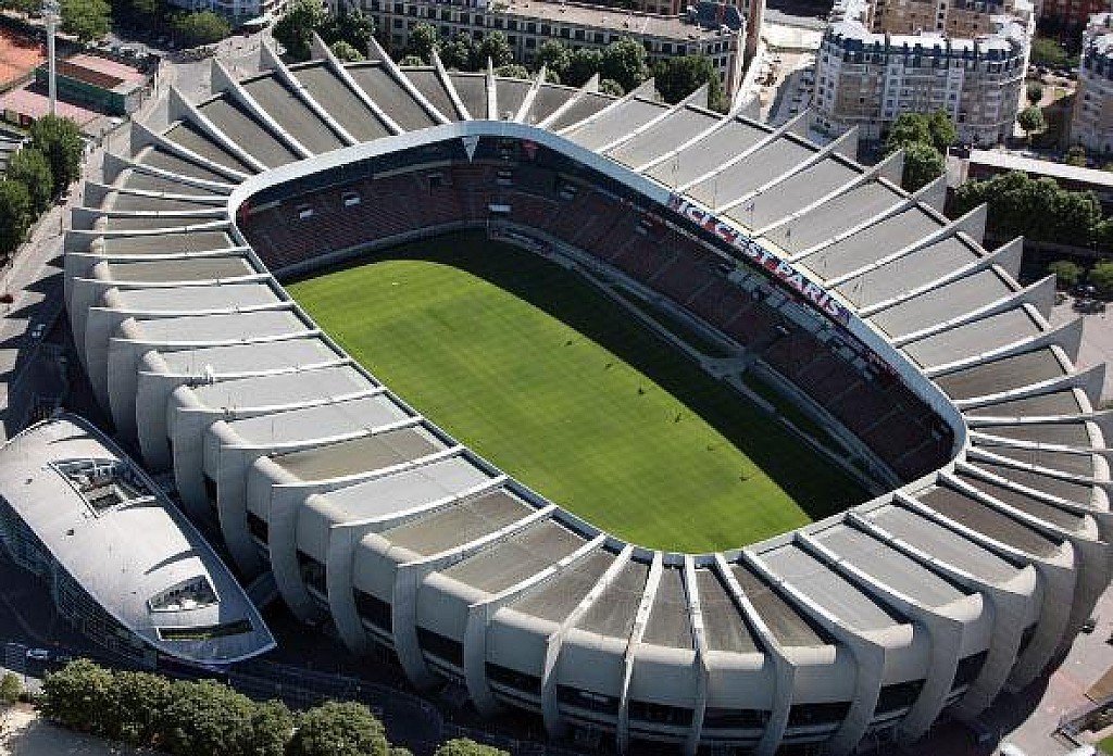 Paris Saint-Germain v Arsenal