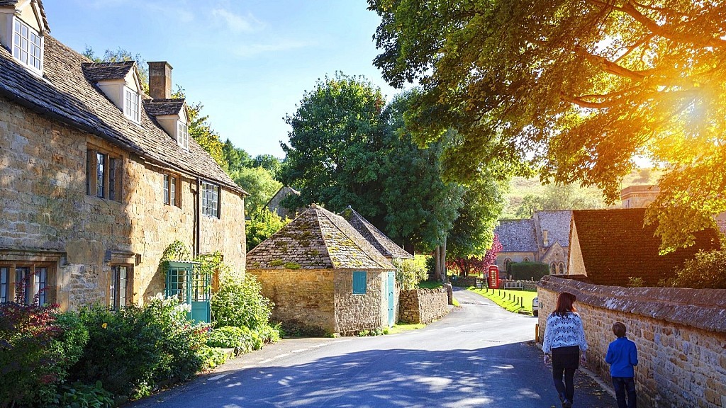 Villages of The Cotswolds Small Group Tour